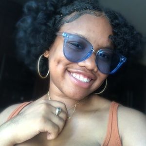 Meet your Posher, Kyasia